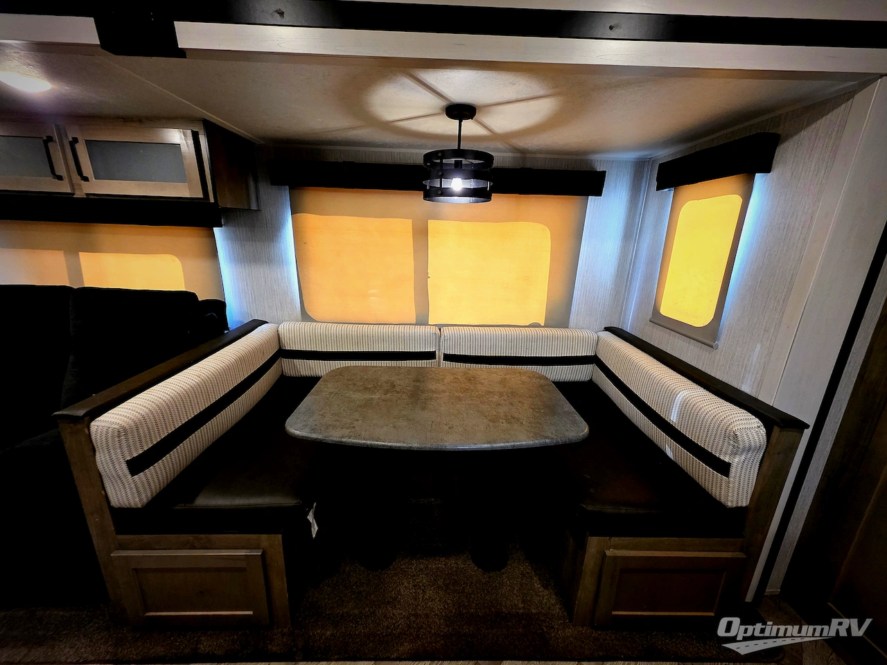 2022 Palomino Puma 28DBFQ Photo 12