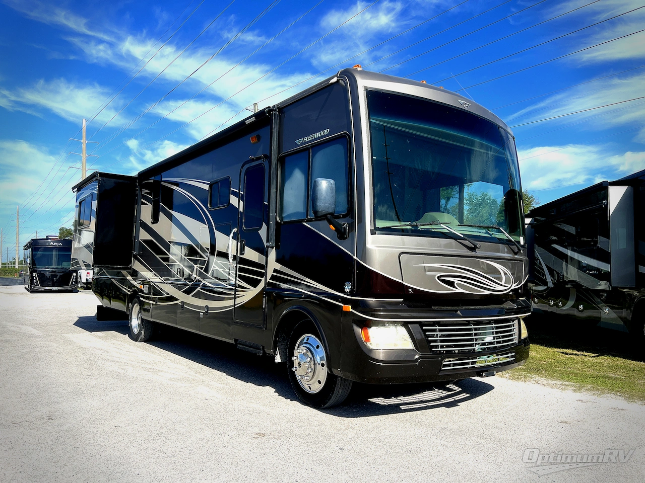 2015 Fleetwood Bounder 35K Photo 1