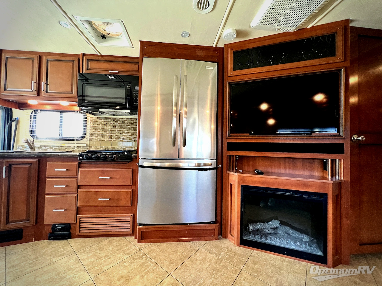 2015 Fleetwood Bounder 35K Photo 10