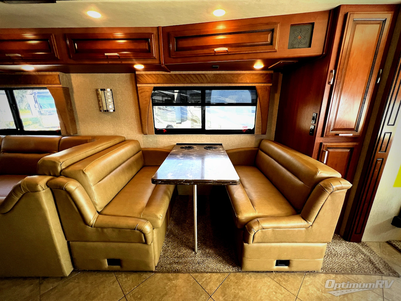 2015 Fleetwood Bounder 35K Photo 12