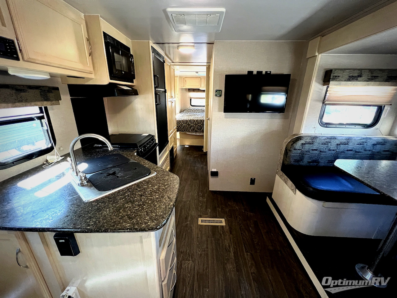 2019 Winnebago Towables Minnie 2500FL Photo 4