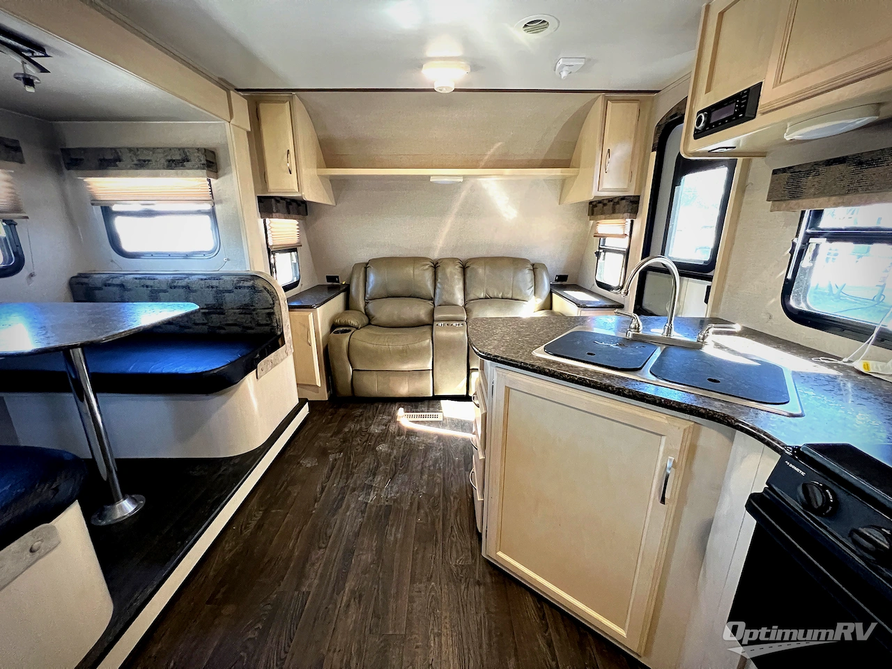 2019 Winnebago Towables Minnie 2500FL Photo 5