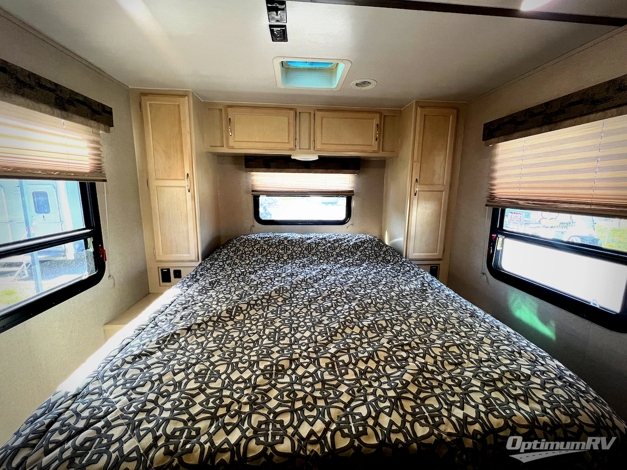 2019 Winnebago Towables Minnie 2500FL Photo 15