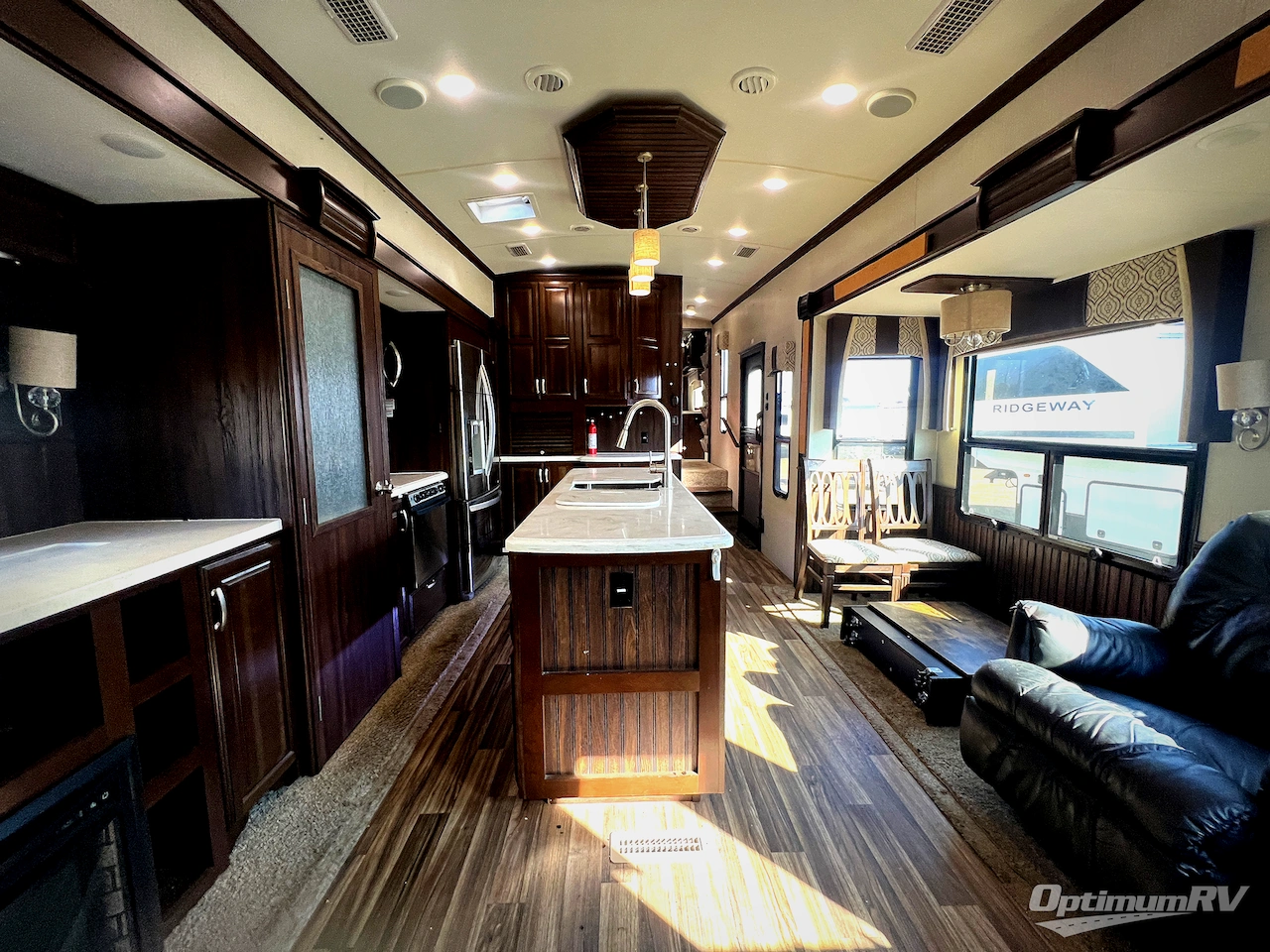 2018 Forest River Cardinal 3456RL Photo 5