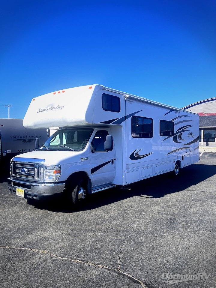2013 Forest River Sunseeker 3010DS Ford Photo 2