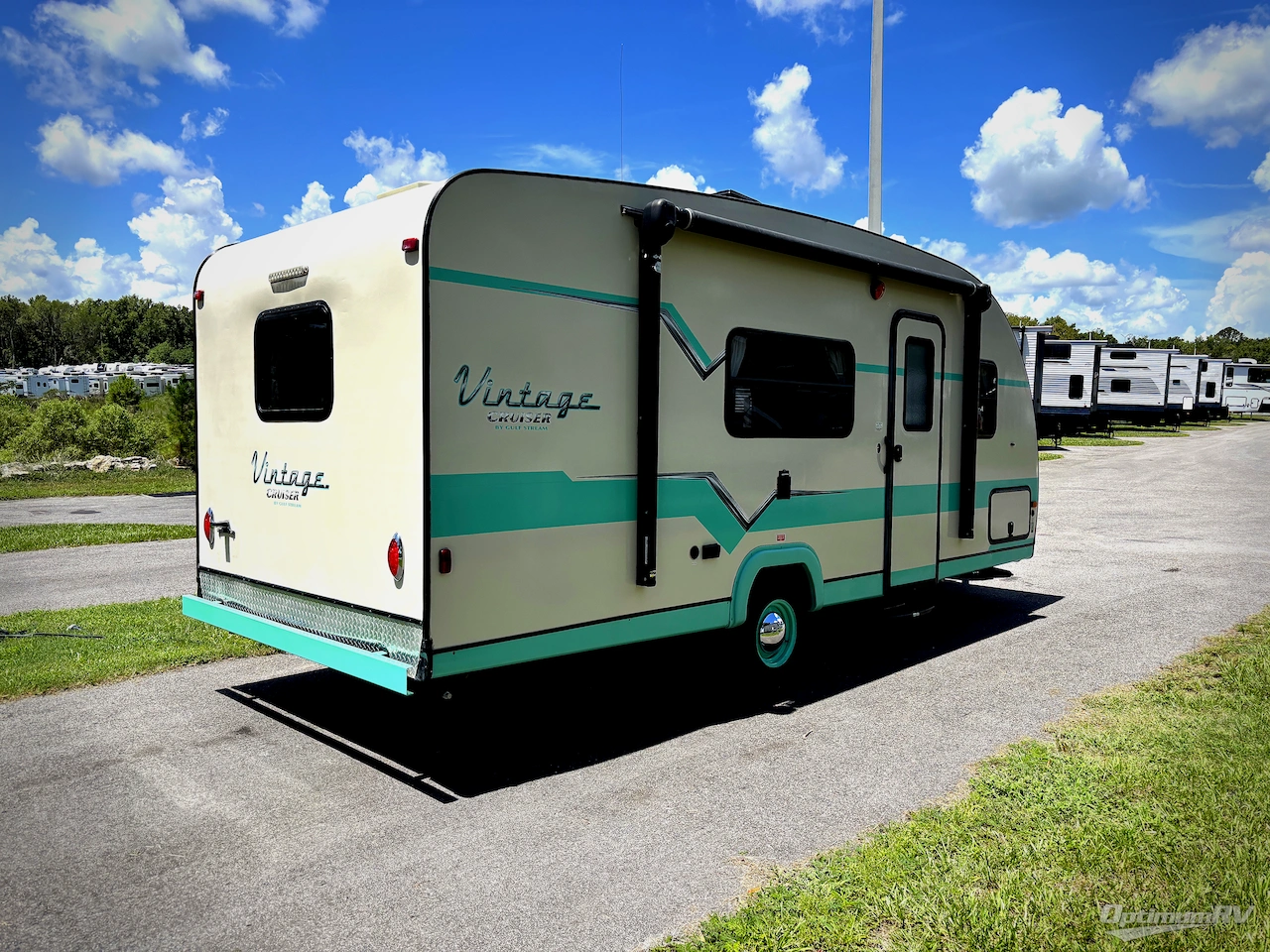 2017 Gulf Stream Vintage Cruiser 19RBS Photo 2