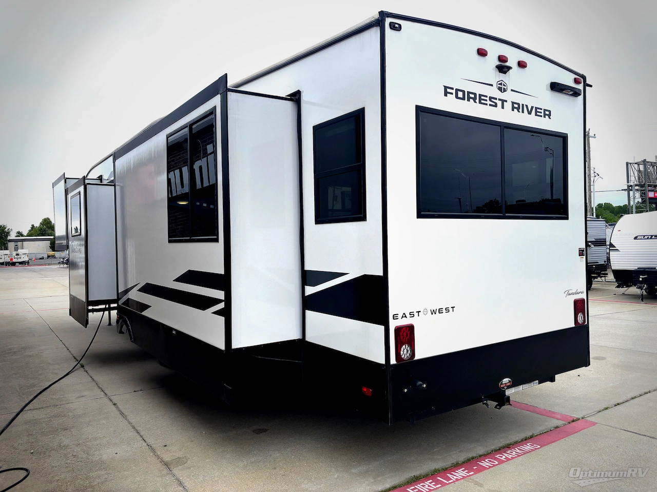 2025 East To West Tandara 386MB-OK Photo 3