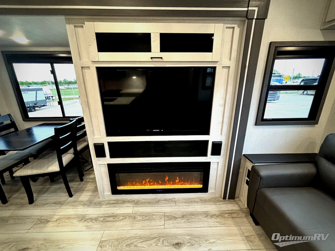 2025 East To West Tandara 386MB-OK Photo 6