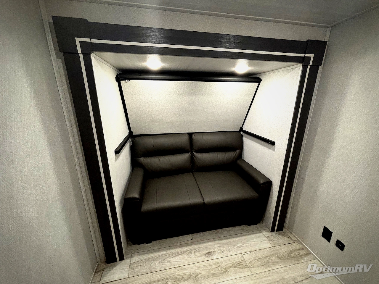 2025 East To West Tandara 386MB-OK Photo 13