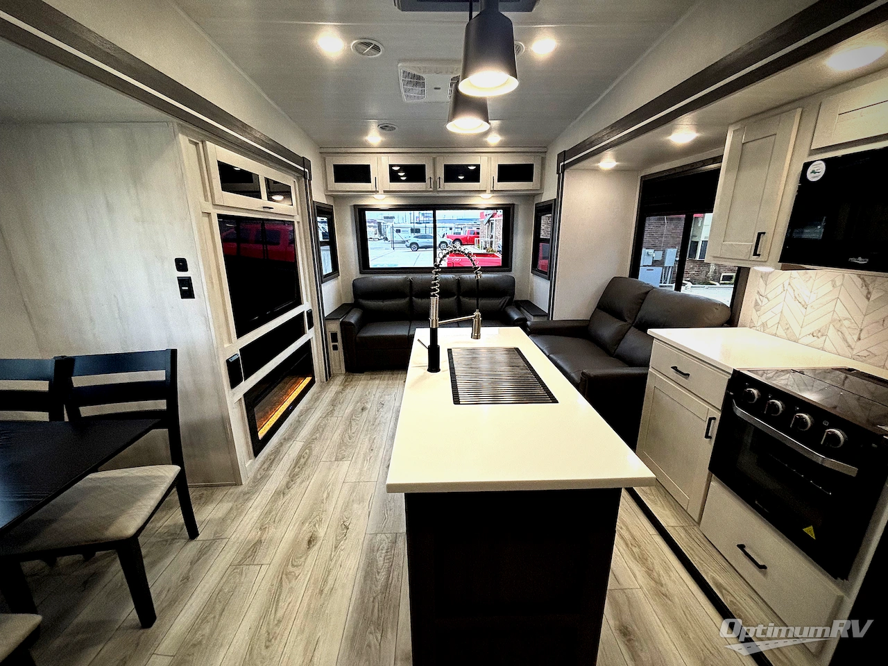 2025 East To West Tandara 386MB-OK Photo 4