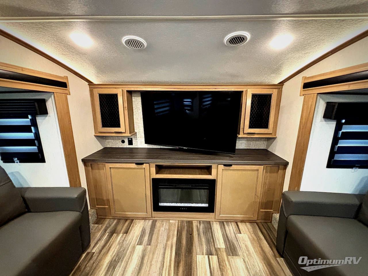 2024 Forest River Sabre 37FLH Photo 10