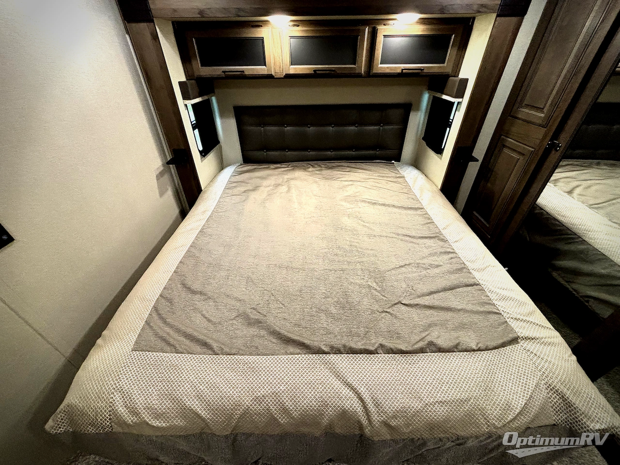 2020 Forest River Wildcat 322RK Photo 9