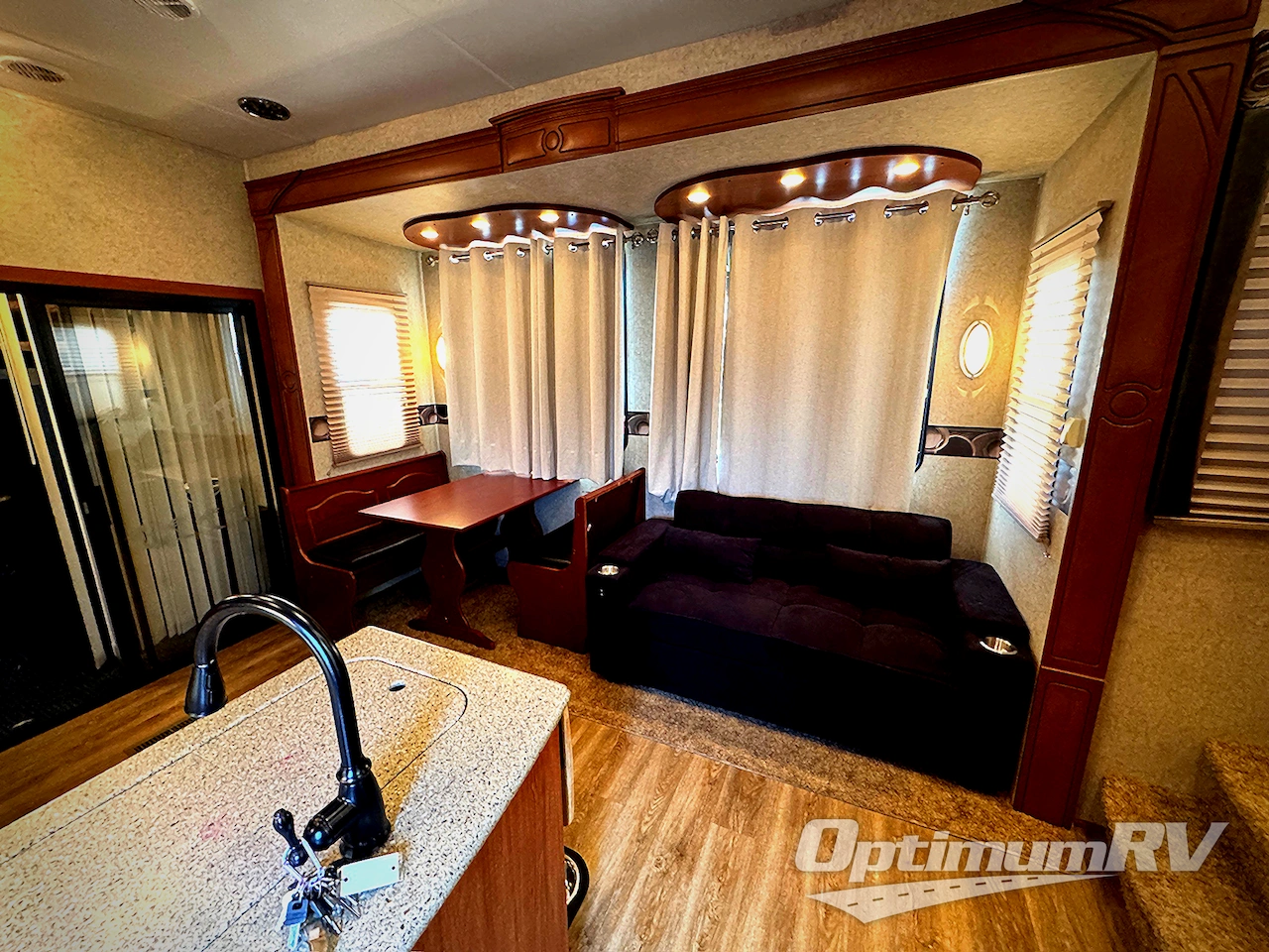 2011 Heartland Cyclone 300C Photo 6