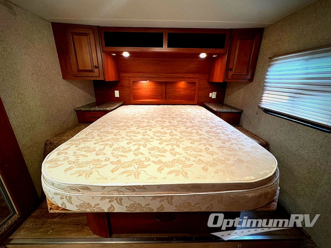 2011 Heartland Cyclone 300C Photo 25