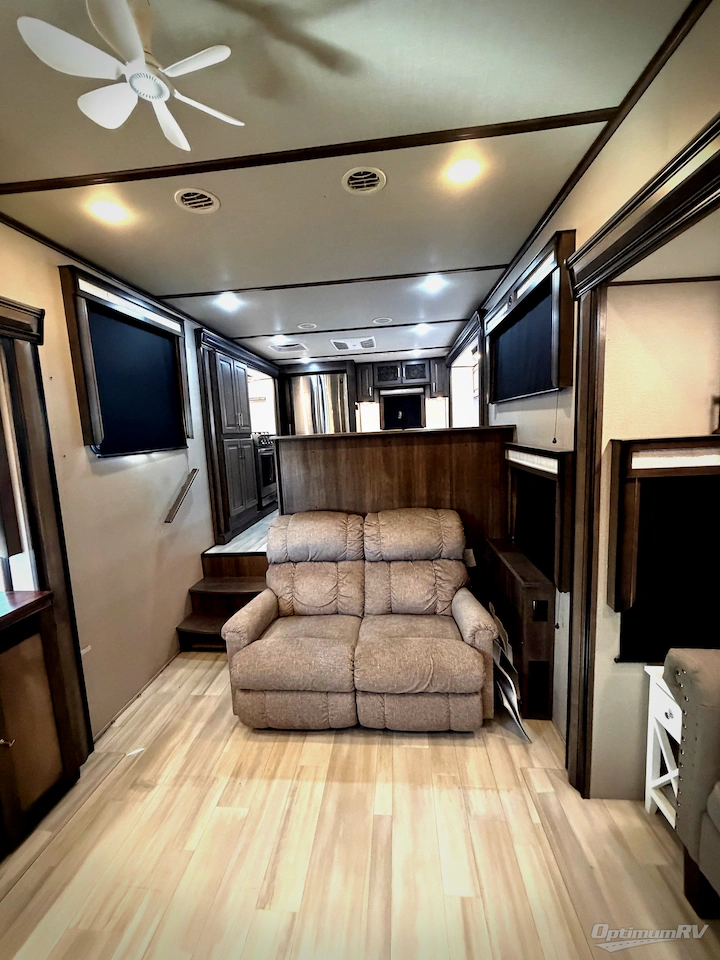 2021 Grand Design Solitude 390RK Photo 9