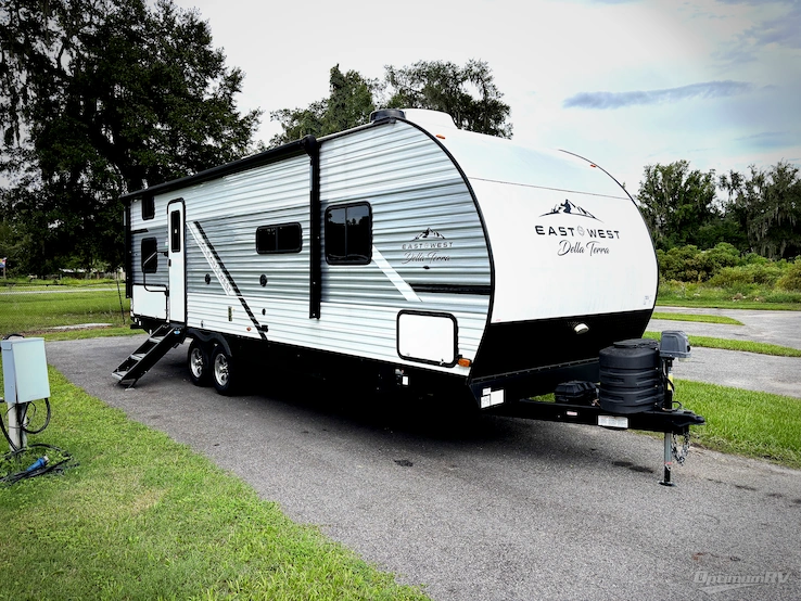 2024 East To West Della Terra 262BH RV Photo 1
