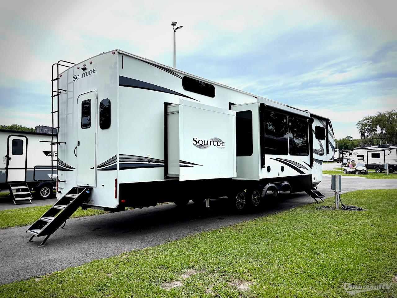 2023 Grand Design Solitude 391DL Photo 2