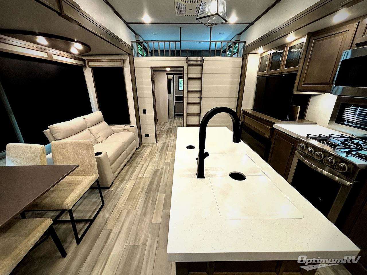 2023 Grand Design Solitude 391DL Photo 4