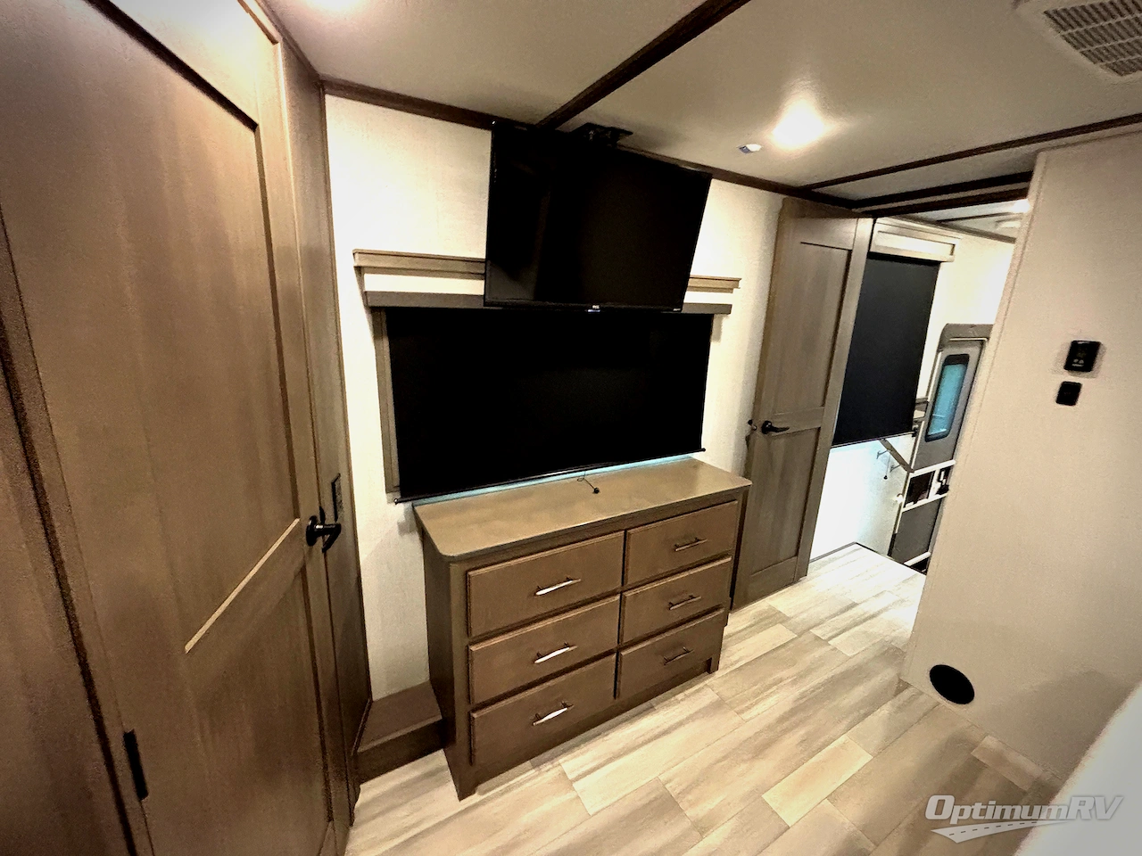 2023 Grand Design Solitude 391DL Photo 12