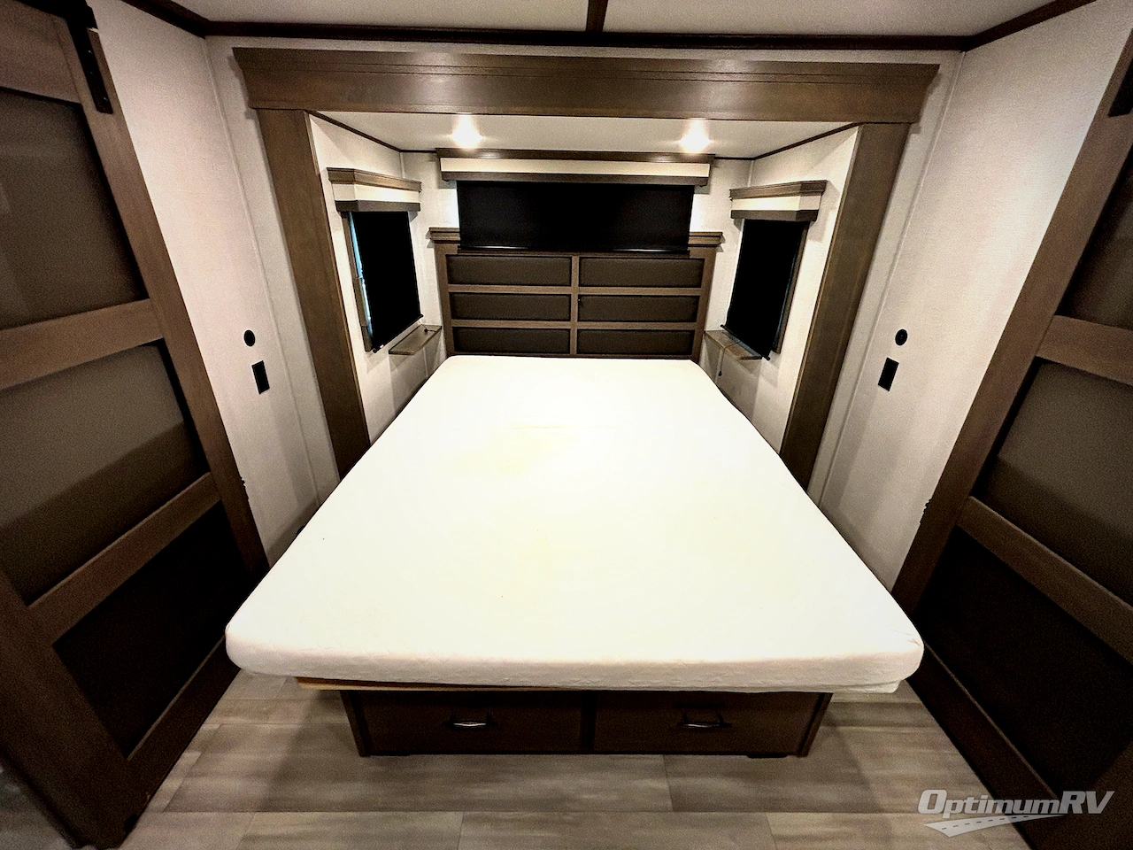 2023 Grand Design Solitude 391DL Photo 23