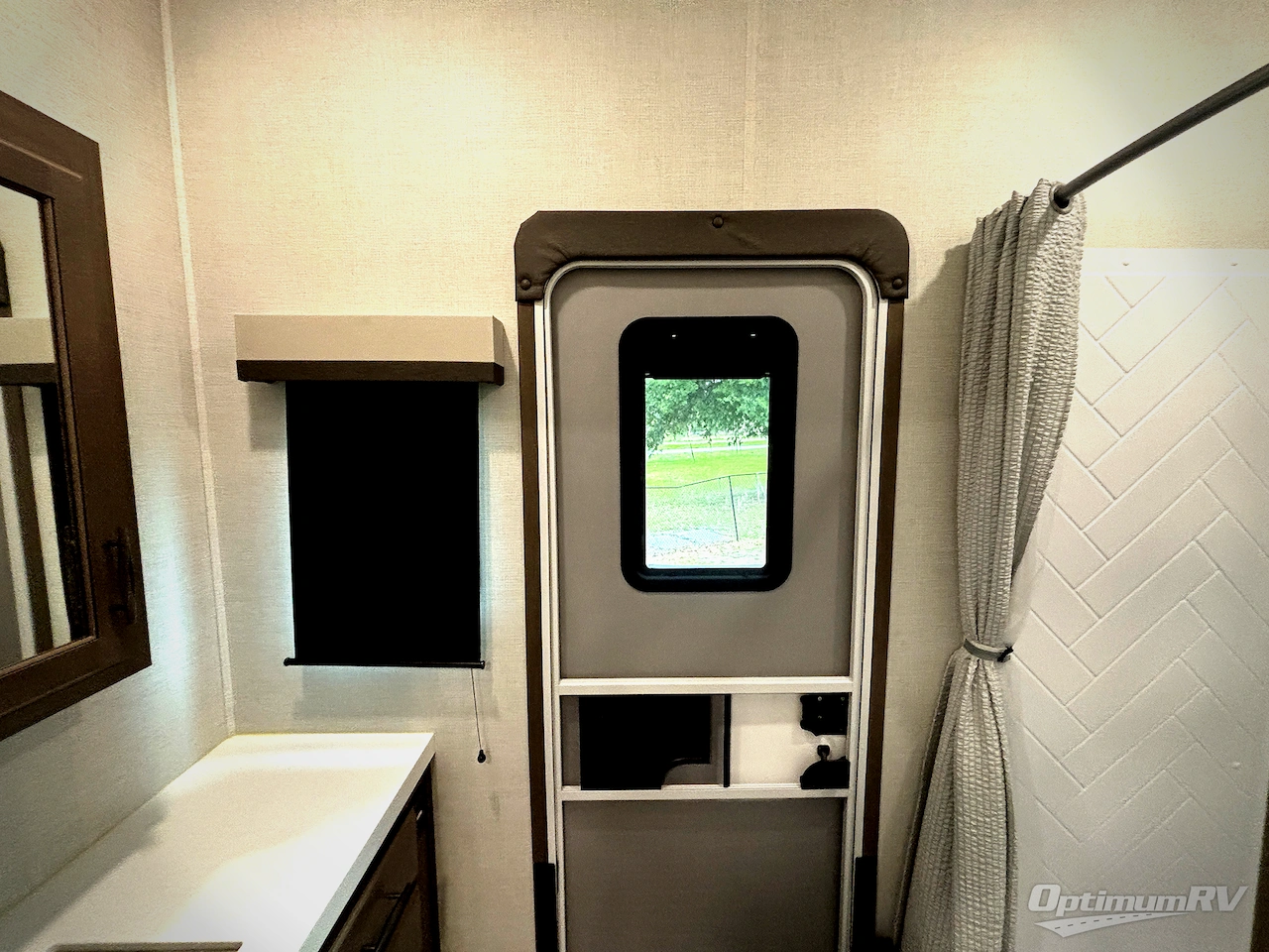 2023 Grand Design Solitude 391DL Photo 25