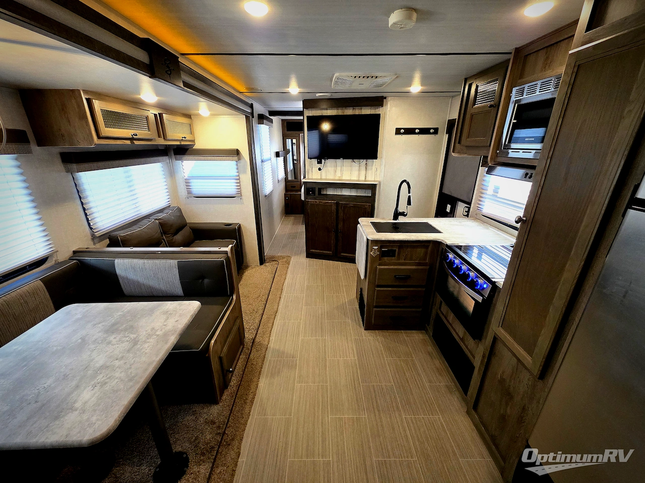 2021 Forest River Surveyor Legend 320BHLE Photo 4