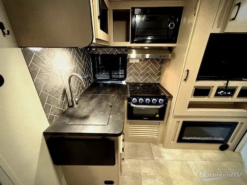2022 Coachmen Apex Ultra-Lite 266BHS RV Photo 3