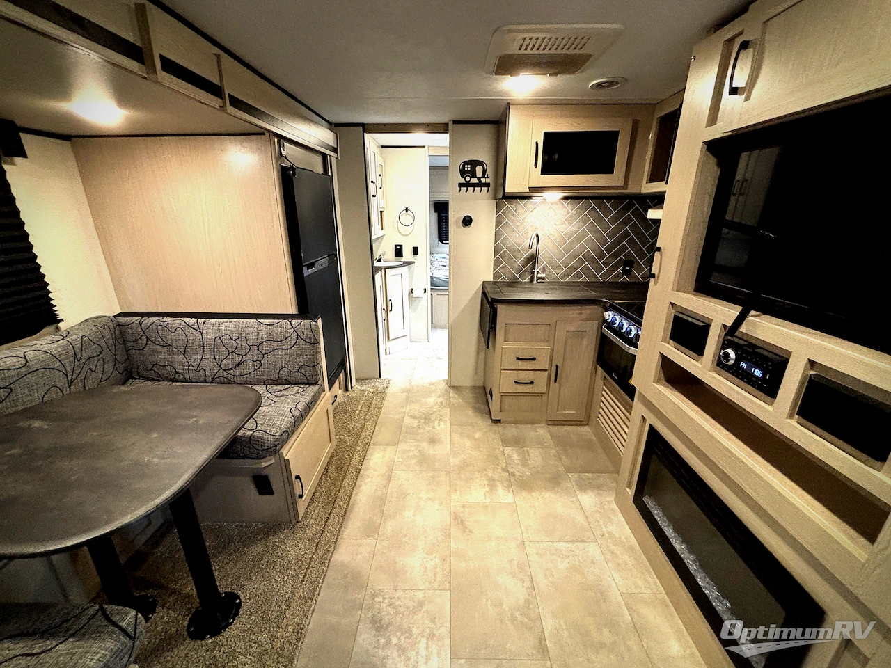 2022 Coachmen Apex Ultra-Lite 266BHS Photo 5