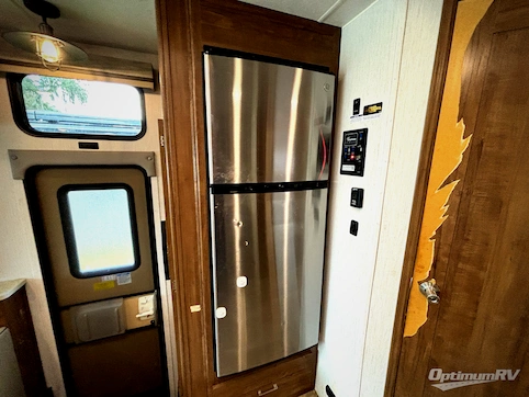 2020 Coachmen Pursuit 31BH RV Photo 3