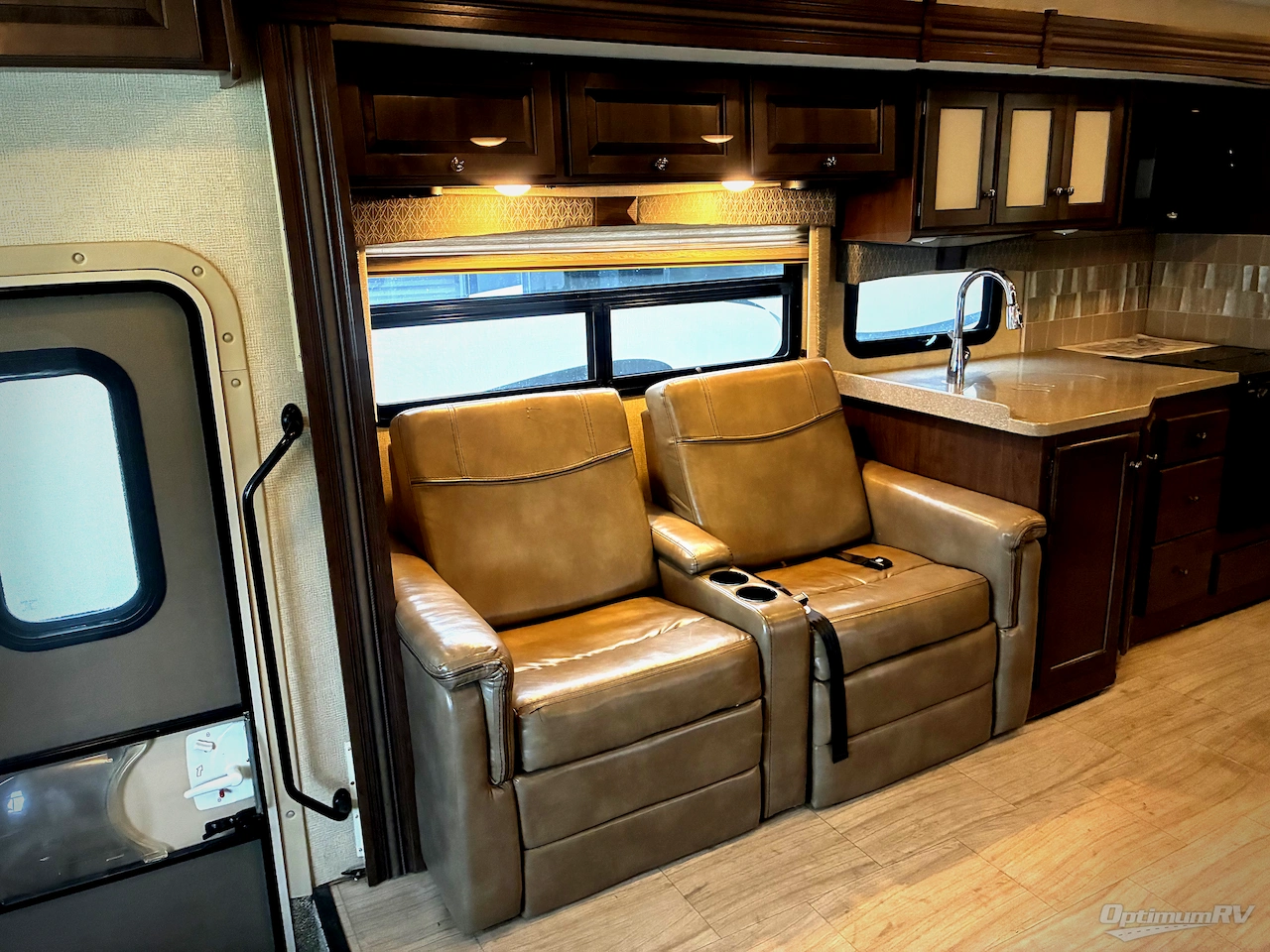 2019 Thor Windsport 34R Photo 8