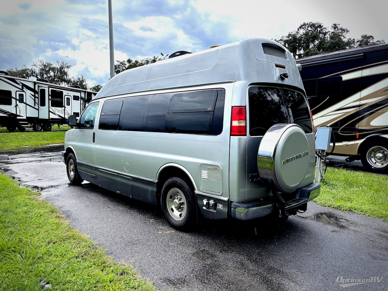 2010 Airstream Interstate Interstate Standard Photo 3