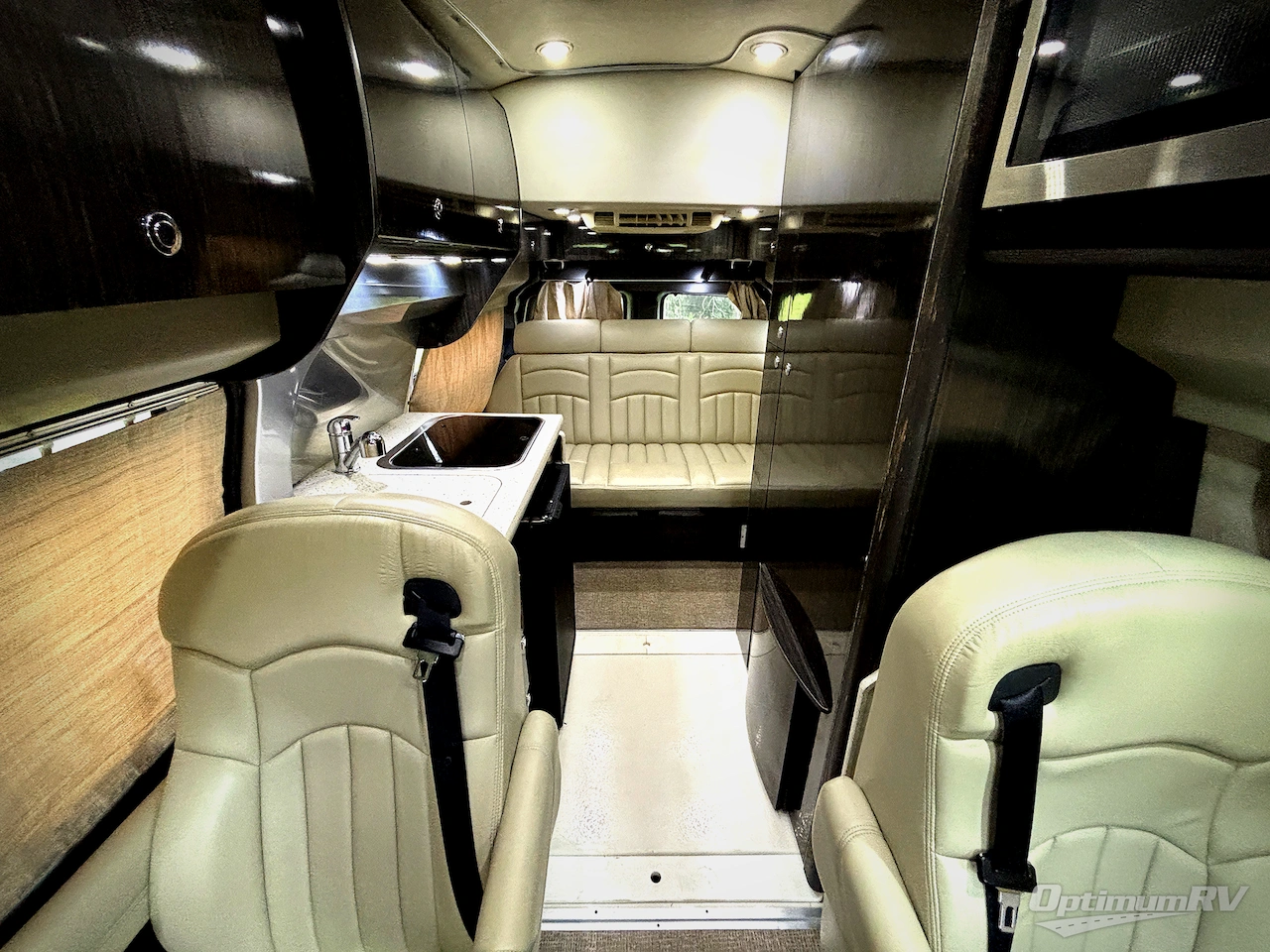 2010 Airstream Interstate Interstate Standard Photo 4
