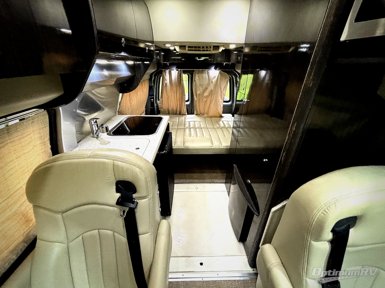 2010 Airstream Interstate Interstate Standard Photo 13