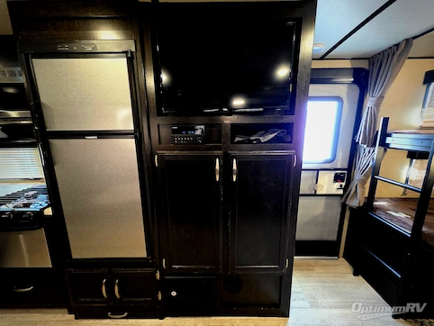 2018 Grand Design Imagine 2800BH RV Photo 3