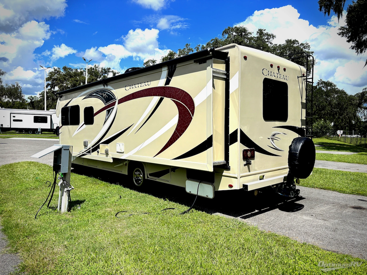 2017 Thor Chateau 31W Photo 3
