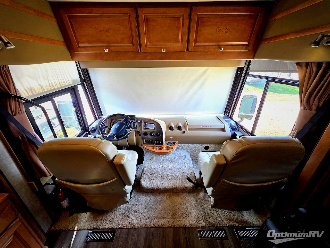 2014 Winnebago Adventurer 37F Photo 6