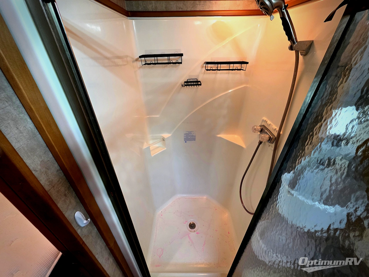 2014 Winnebago Adventurer 37F Photo 20