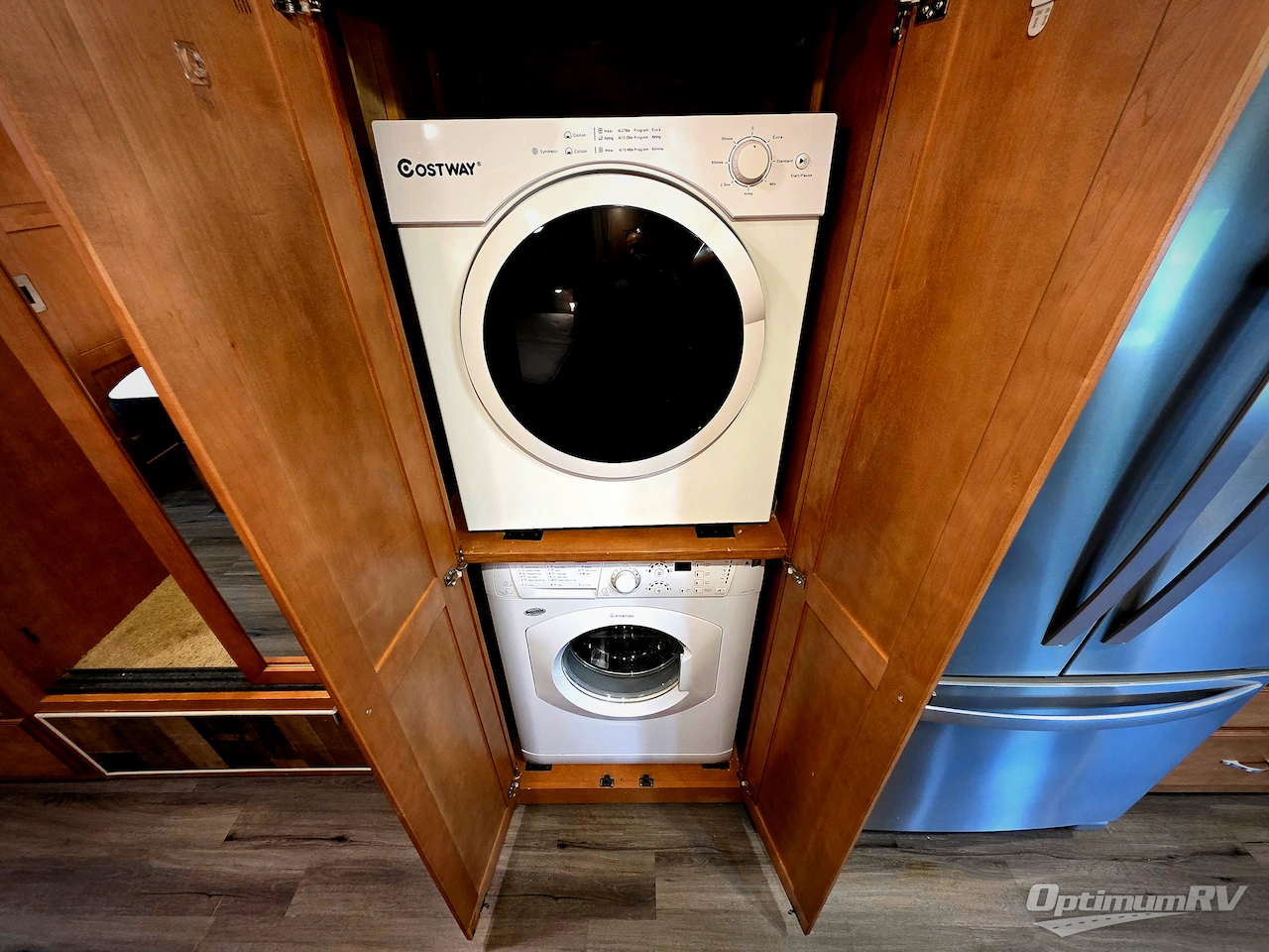 2014 Winnebago Adventurer 37F Photo 21
