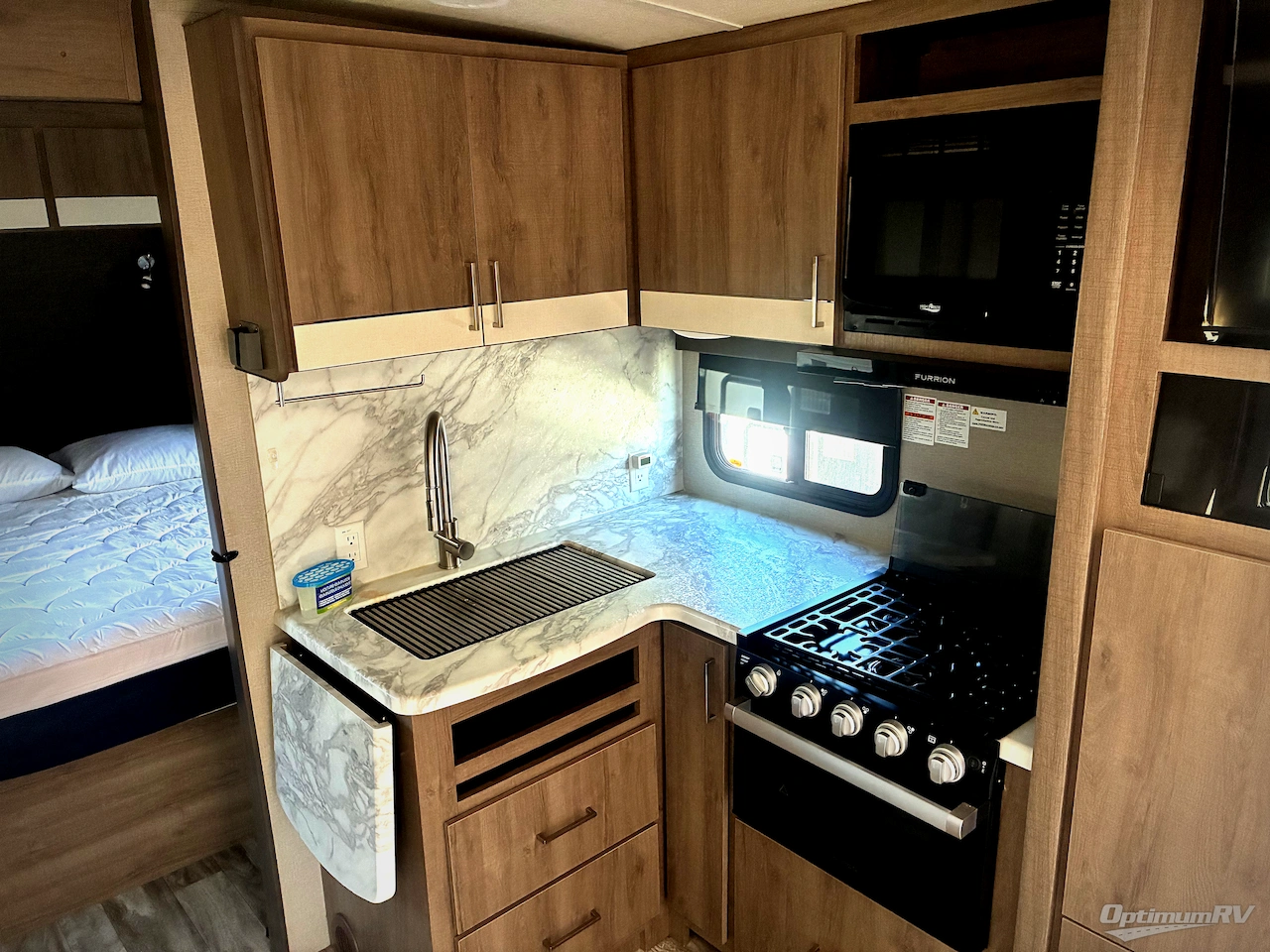 2022 Grand Design Imagine 2400BH Photo 6