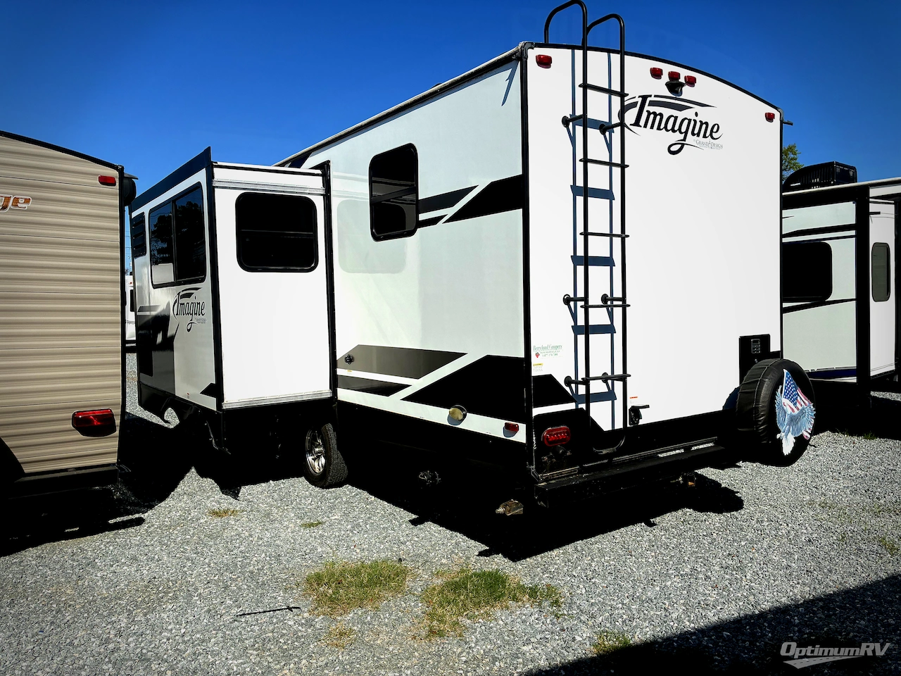 2022 Grand Design Imagine 2400BH Photo 3