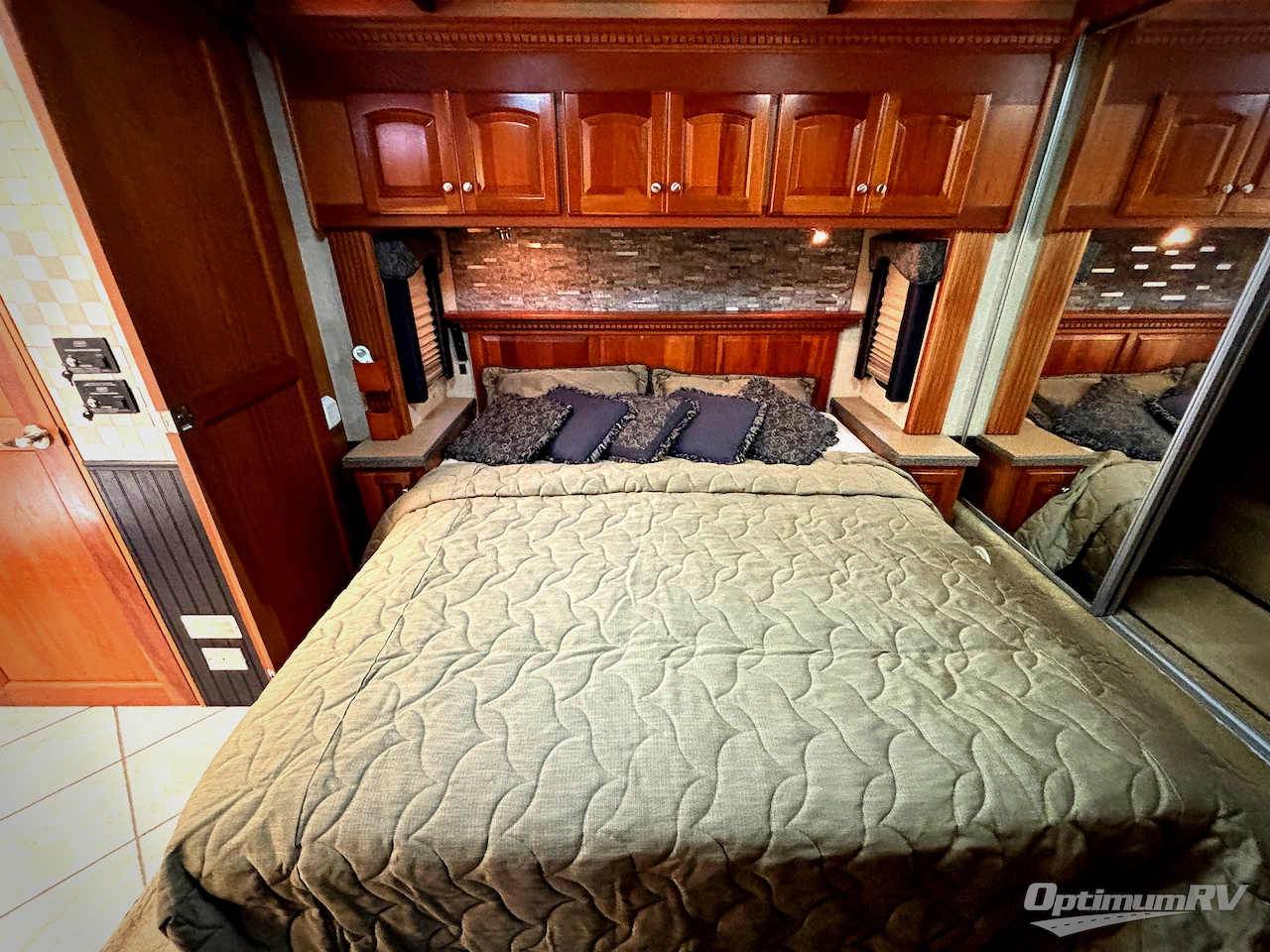 2006 Mandalay Luxury Division Mandalay Class A 40G Photo 22