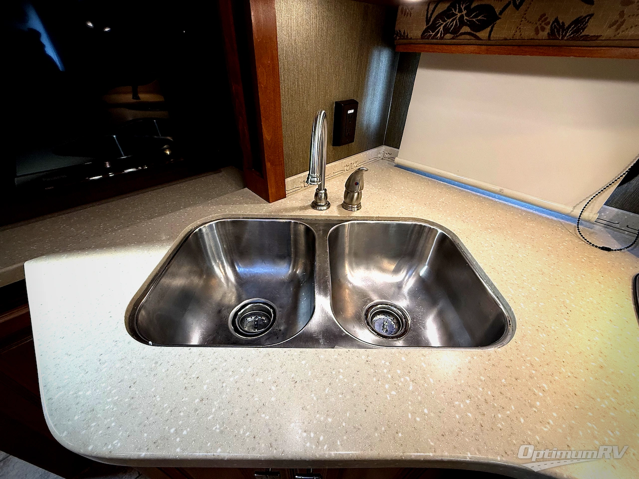 2013 Tiffin Allegro Breeze 32 BR Photo 16