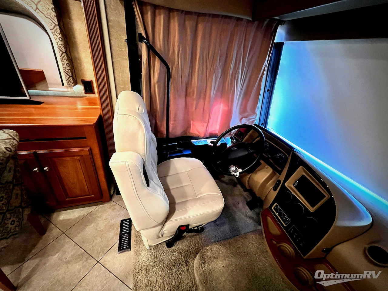 2015 Itasca Suncruiser 37F Photo 9