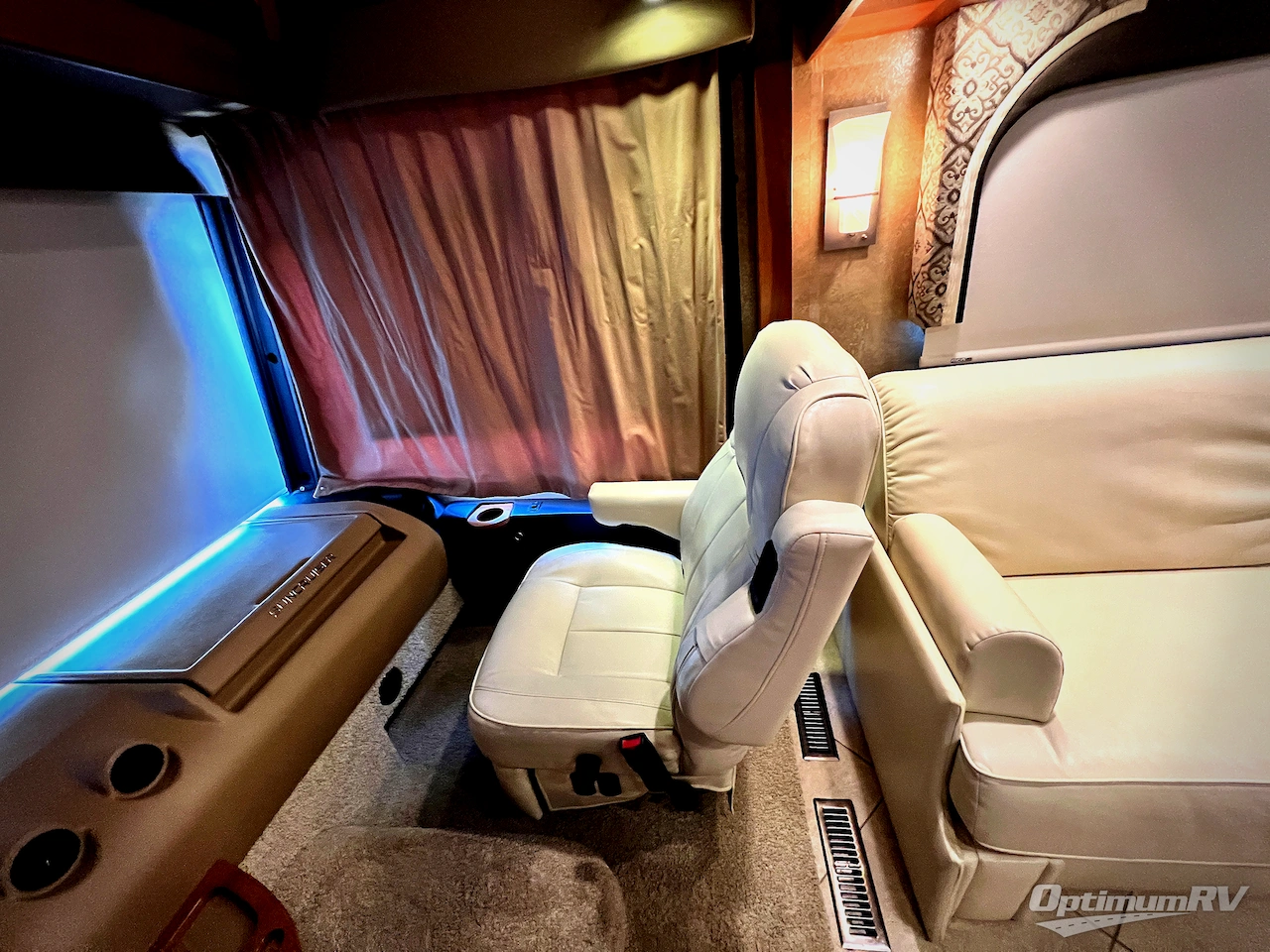 2015 Itasca Suncruiser 37F Photo 10