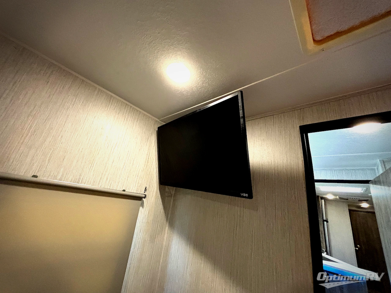 2021 Palomino Puma 32BHDB Photo 8