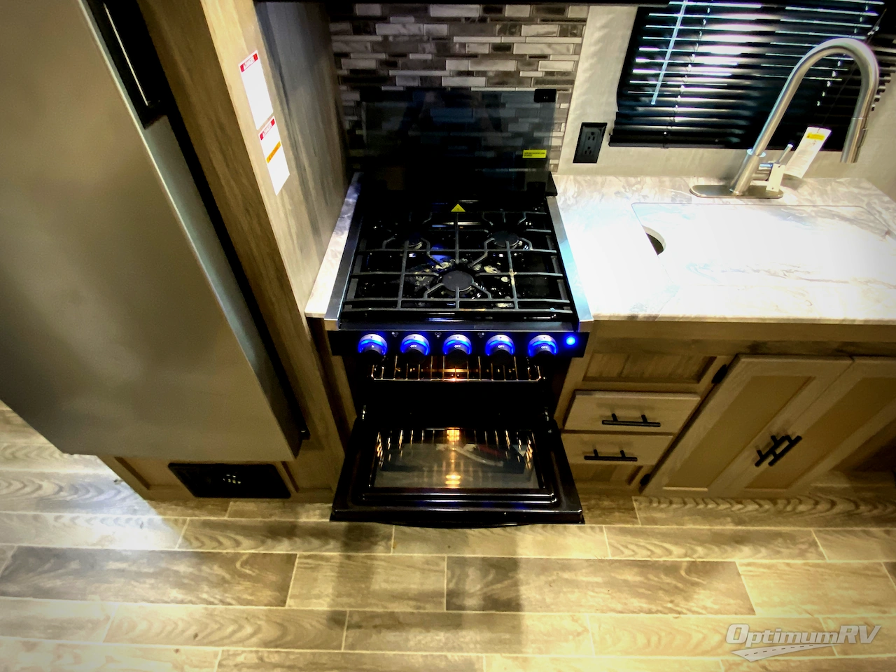 2022 Gulf Stream Ameri-Lite Ultra Lite 236RL Photo 13