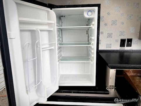 2023 Heartland Mallard 33 RV Photo 3