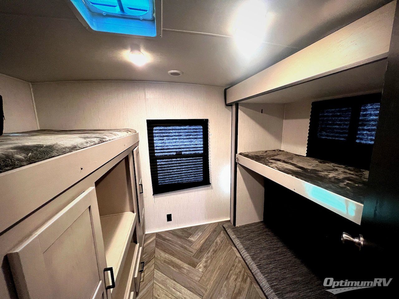 2023 Heartland Mallard 33 Photo 6