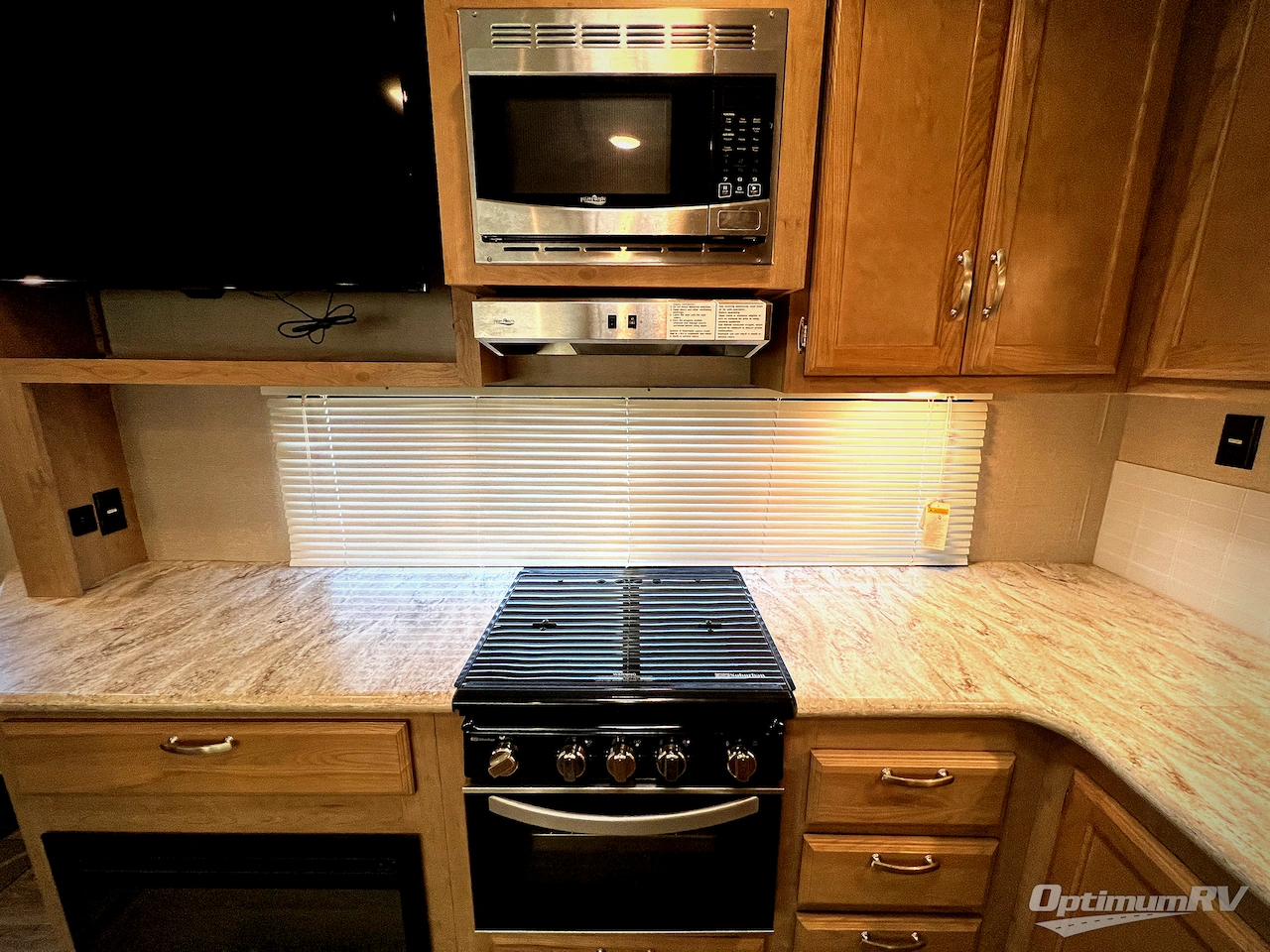 2020 Winnebago Towables Minnie Plus 29RBH Photo 10