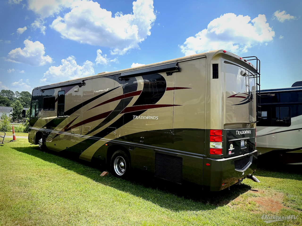 2006 National RV Tradewinds 40E Photo 3